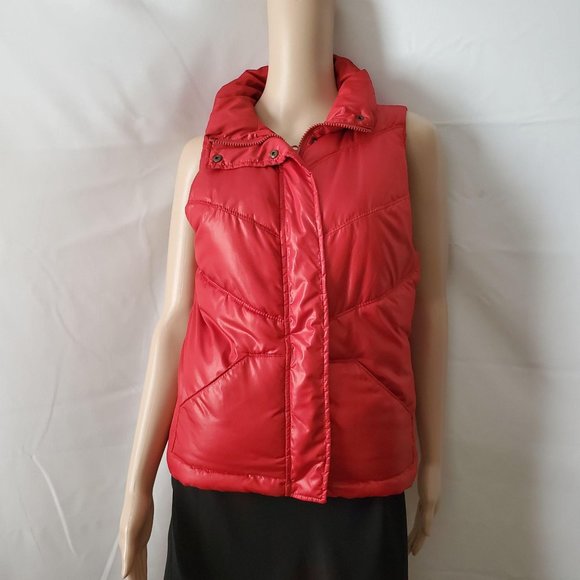 Old Navy Women’s Red Quilted Frost-Free Sleeveless Winter Puffer Vest Red Small - Picture 3 of 16